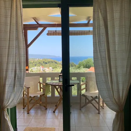 Boucamvillia's Luxury House アパート Alónnisos